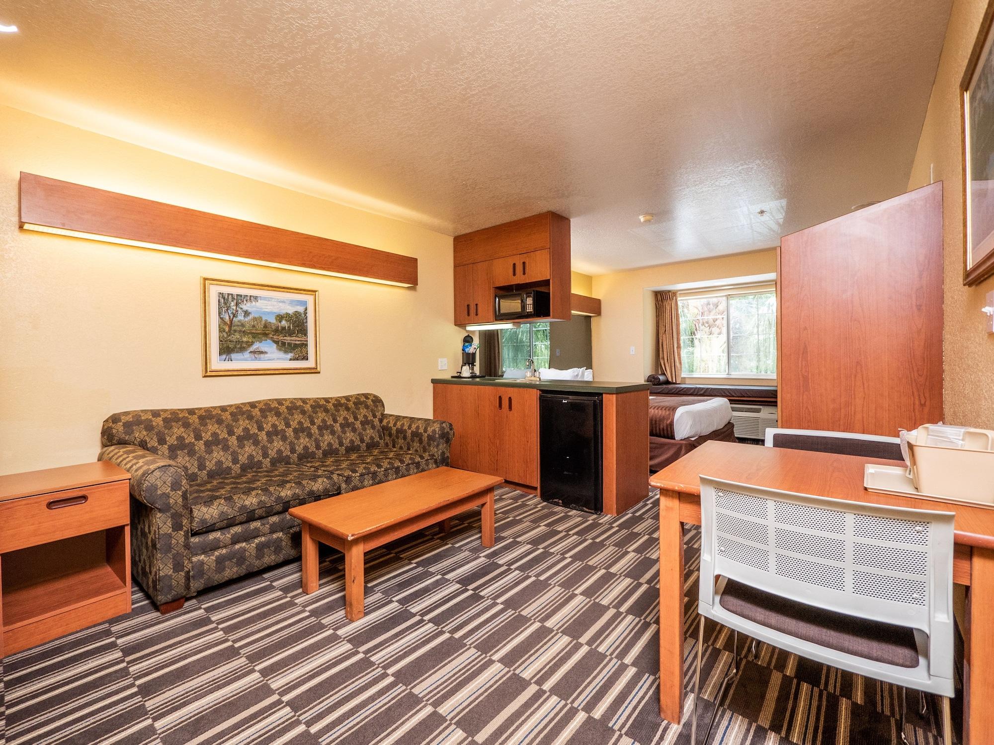 Microtel Inn And Suites Ocala Bagian luar foto