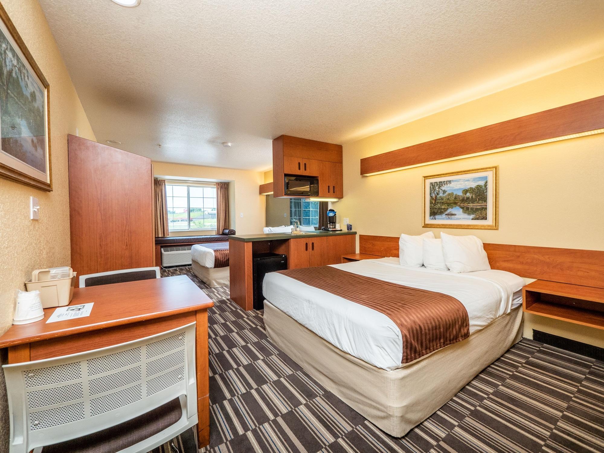 Microtel Inn And Suites Ocala Bagian luar foto