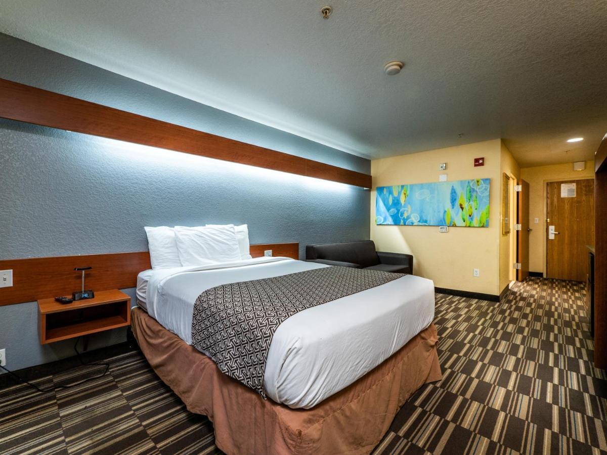 Microtel Inn And Suites Ocala Bagian luar foto