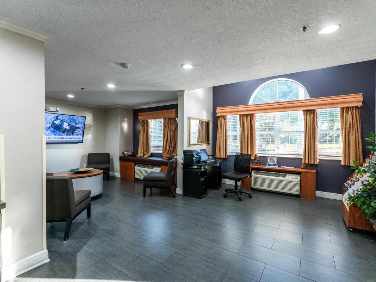 Microtel Inn And Suites Ocala Bagian luar foto