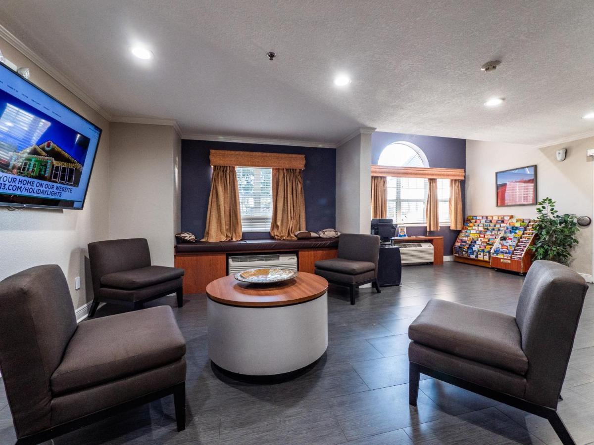 Microtel Inn And Suites Ocala Bagian luar foto