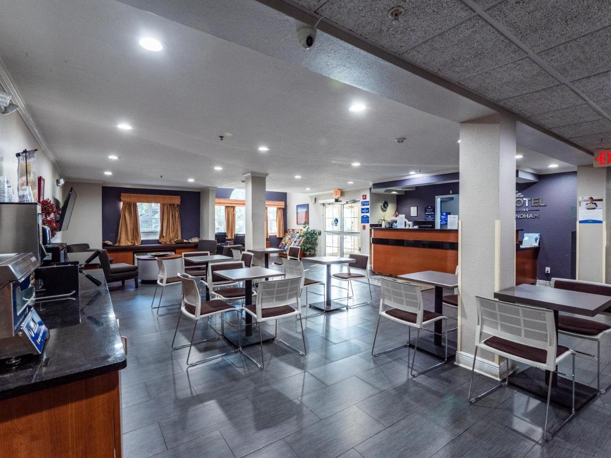 Microtel Inn And Suites Ocala Bagian luar foto